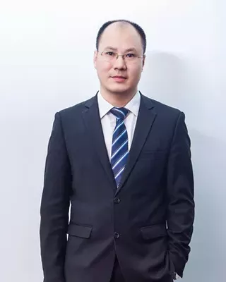 1、大学本科
 2、思博高级咨询师
 3、十五年企业管理经验
 4、企业经营管理专家
 5、人力资源管理专家